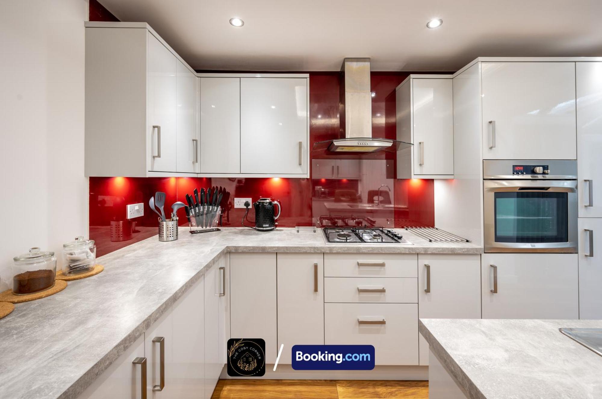 Appartamento Cosy 3-Bed House, Garden & Free Parking In Stretford Manchester Esterno foto
