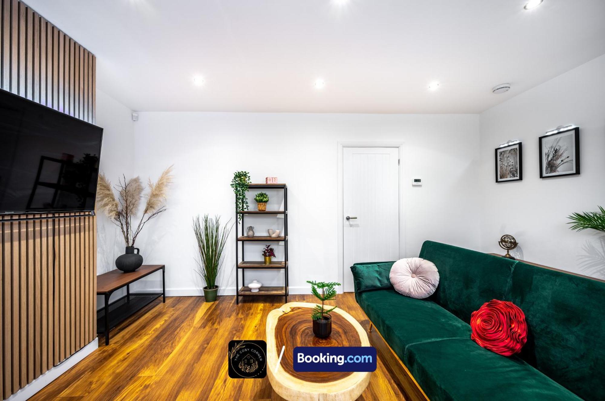 Appartamento Cosy 3-Bed House, Garden & Free Parking In Stretford Manchester Esterno foto