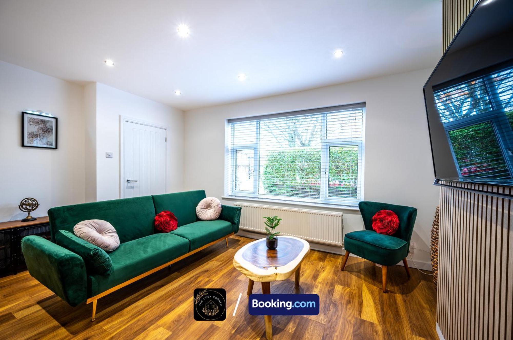 Appartamento Cosy 3-Bed House, Garden & Free Parking In Stretford Manchester Esterno foto