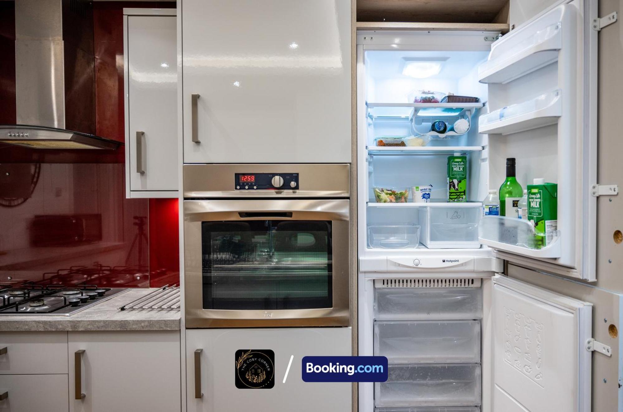 Appartamento Cosy 3-Bed House, Garden & Free Parking In Stretford Manchester Esterno foto