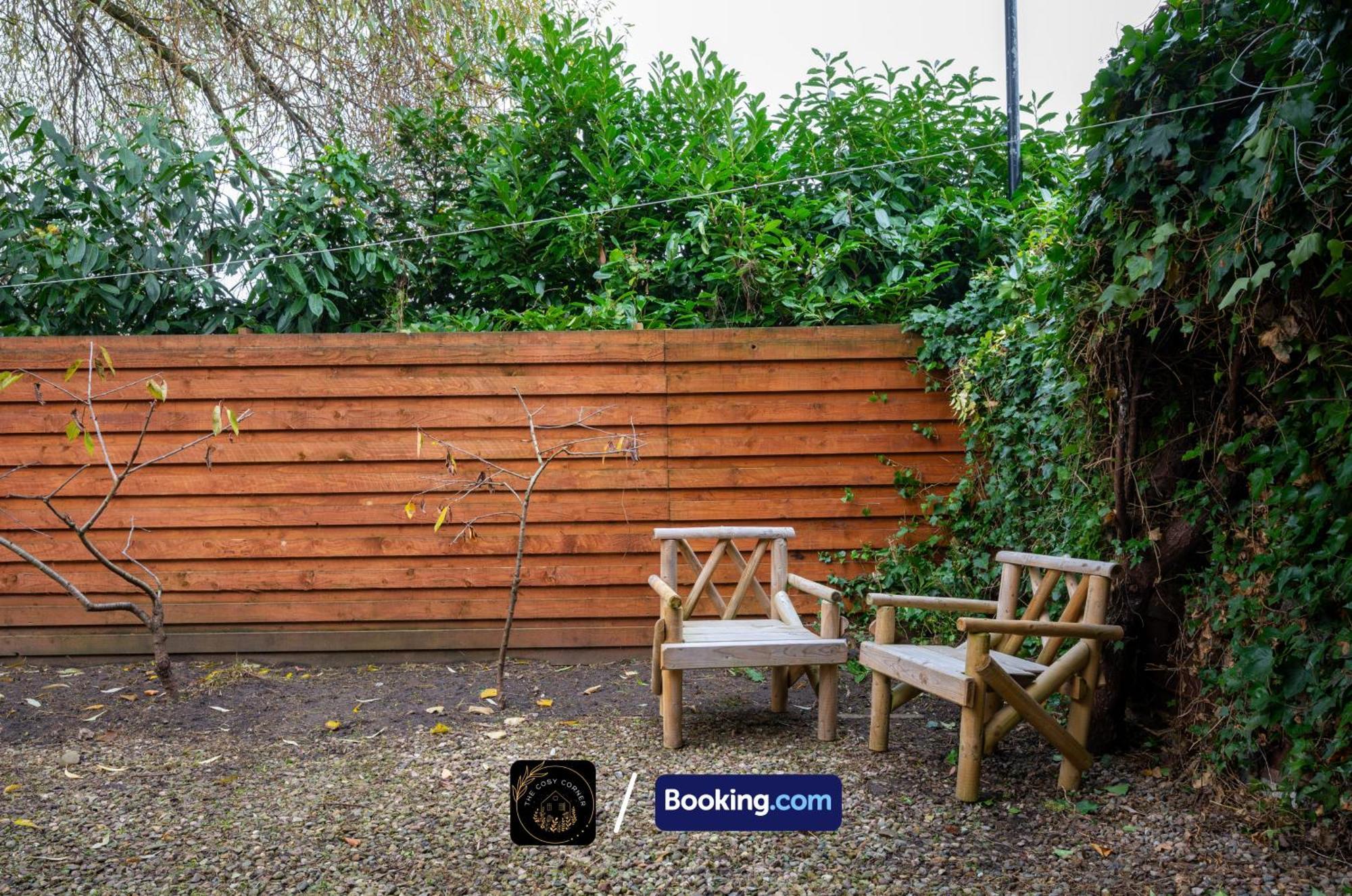 Appartamento Cosy 3-Bed House, Garden & Free Parking In Stretford Manchester Esterno foto